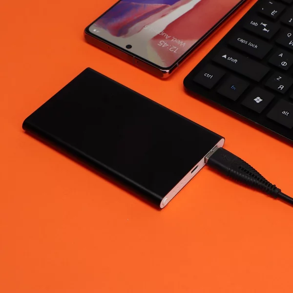 Внешний аккумулятор повербанк 4000 USB