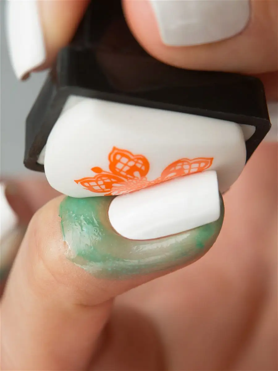 Как красиво накрасить ногти