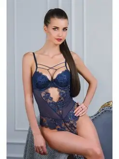 Жастар кәріні жалайды