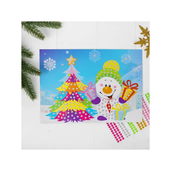 Аппликация круглыми стразами "Снеговик с елкой"