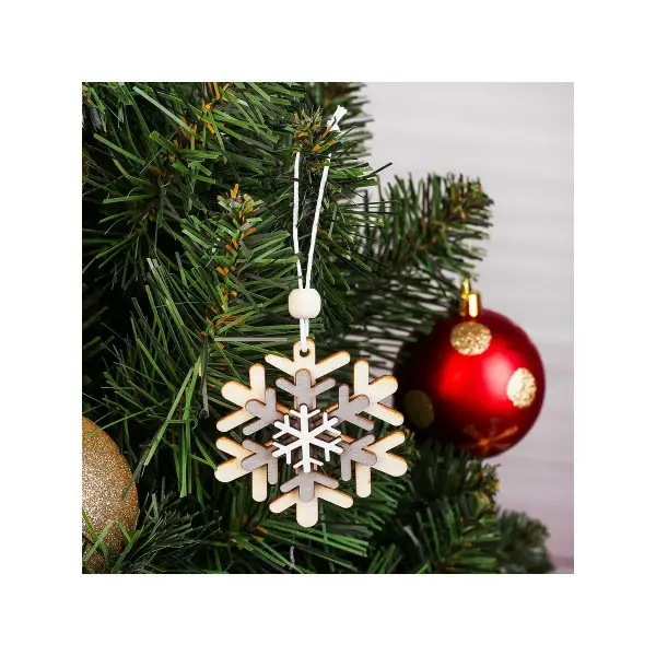 Подвеска новогодняя "Праздничная снежинка"