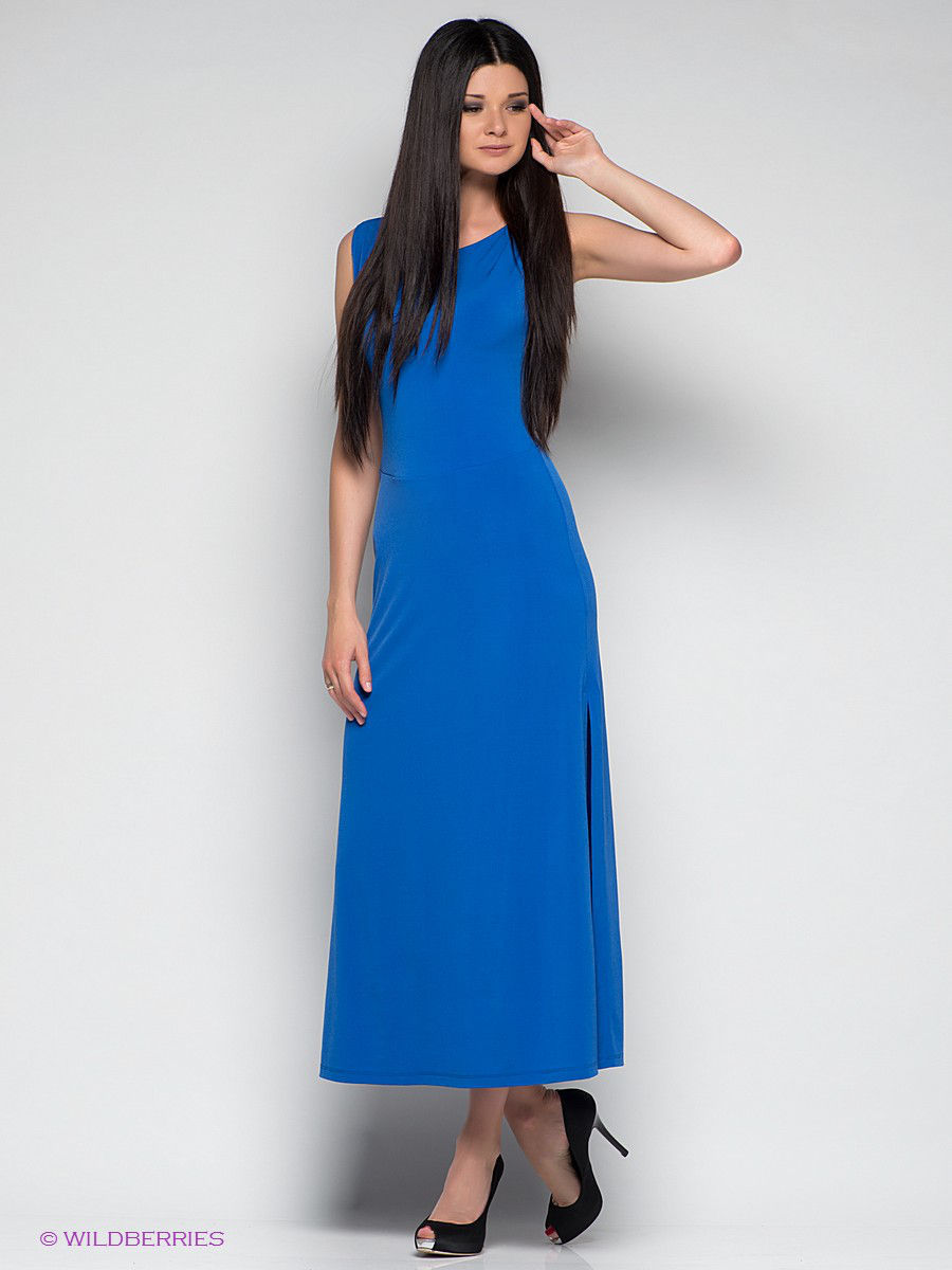 Сатин чебоксары женская. Платье из сатина. Платья сатин цветы синие. Синее прямое длинное платье из сатина с v вырезом. Платье из сатина женское.