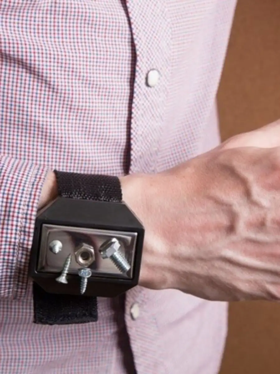 Строительный магнитный браслет на руку для саморезов, шуропов, сверл