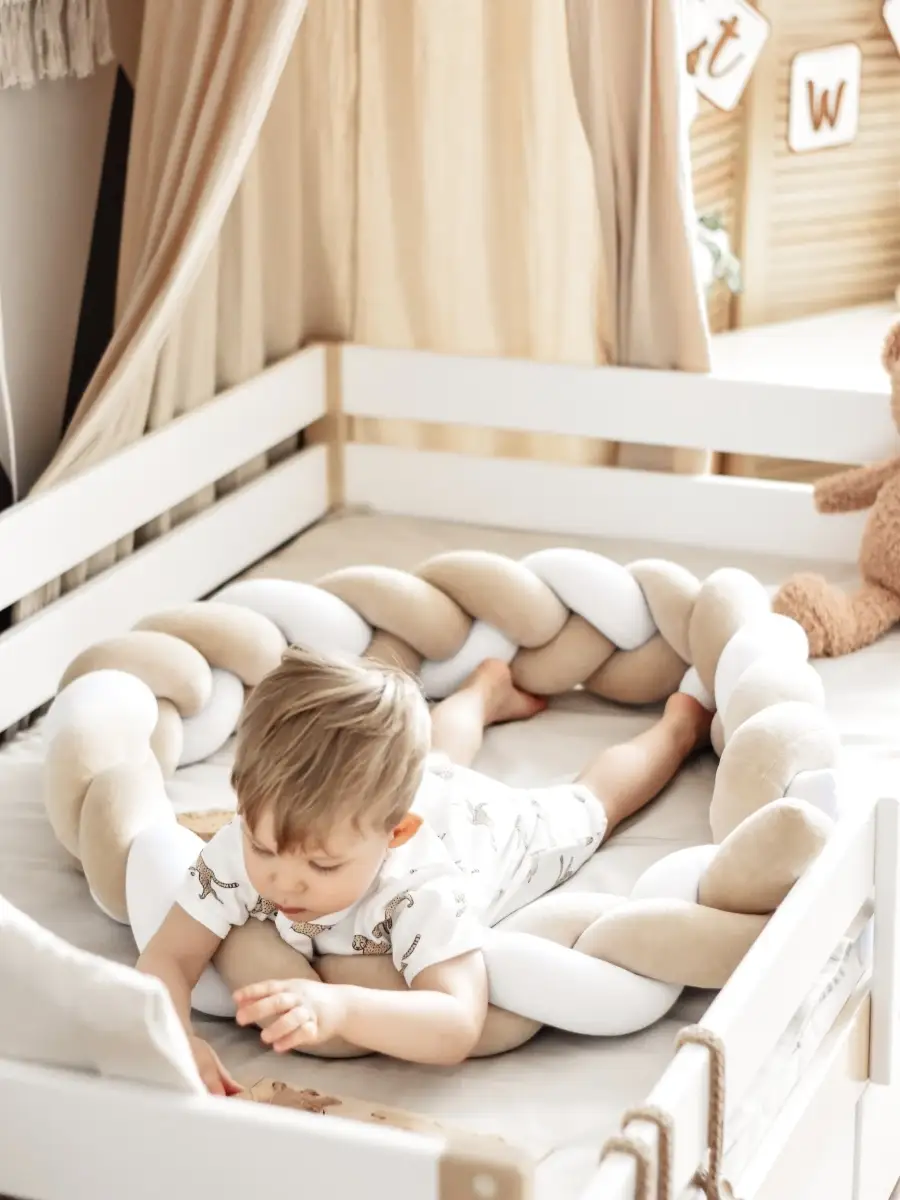 Как выбрать и украсить кроватку для новорожденного: 20 достойных примеров